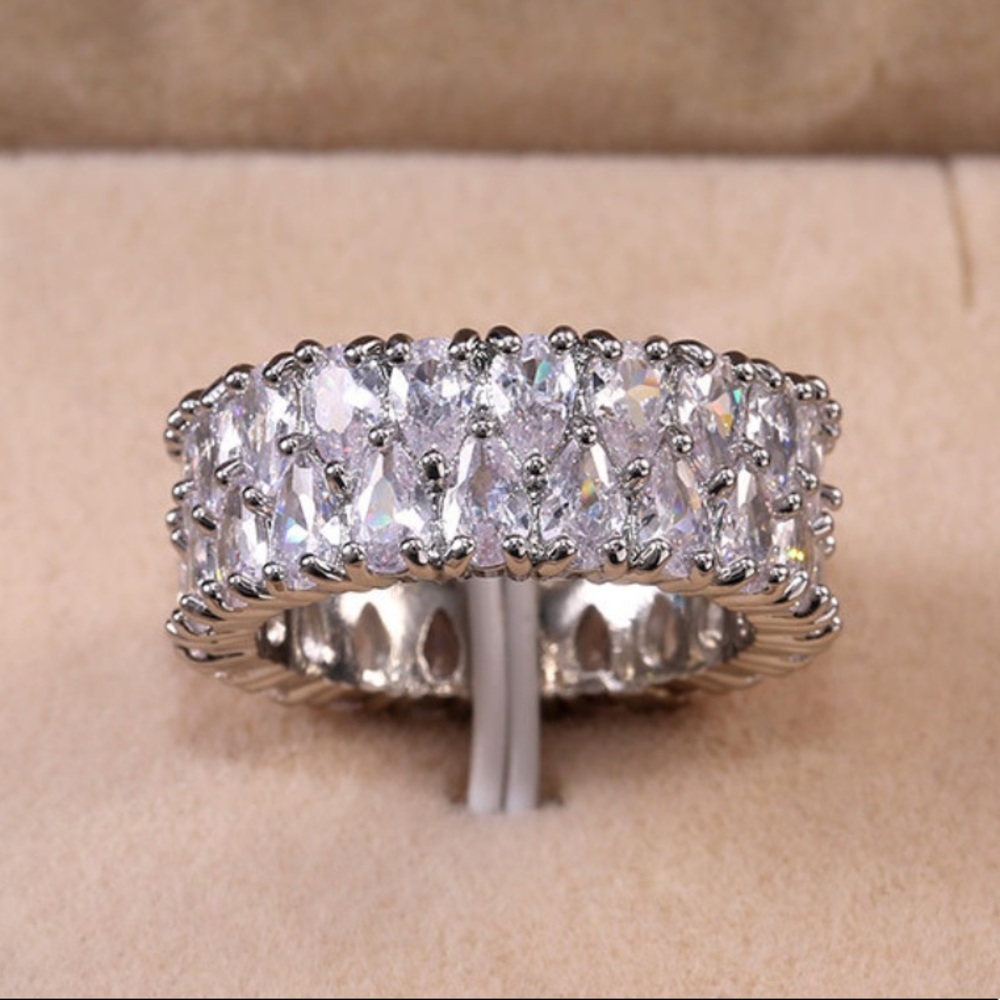 NEW ETERNITY 925 STERLING SILVER DIAMOND RING, CUTE RING, SHINY RING. - Picture 8 of 8